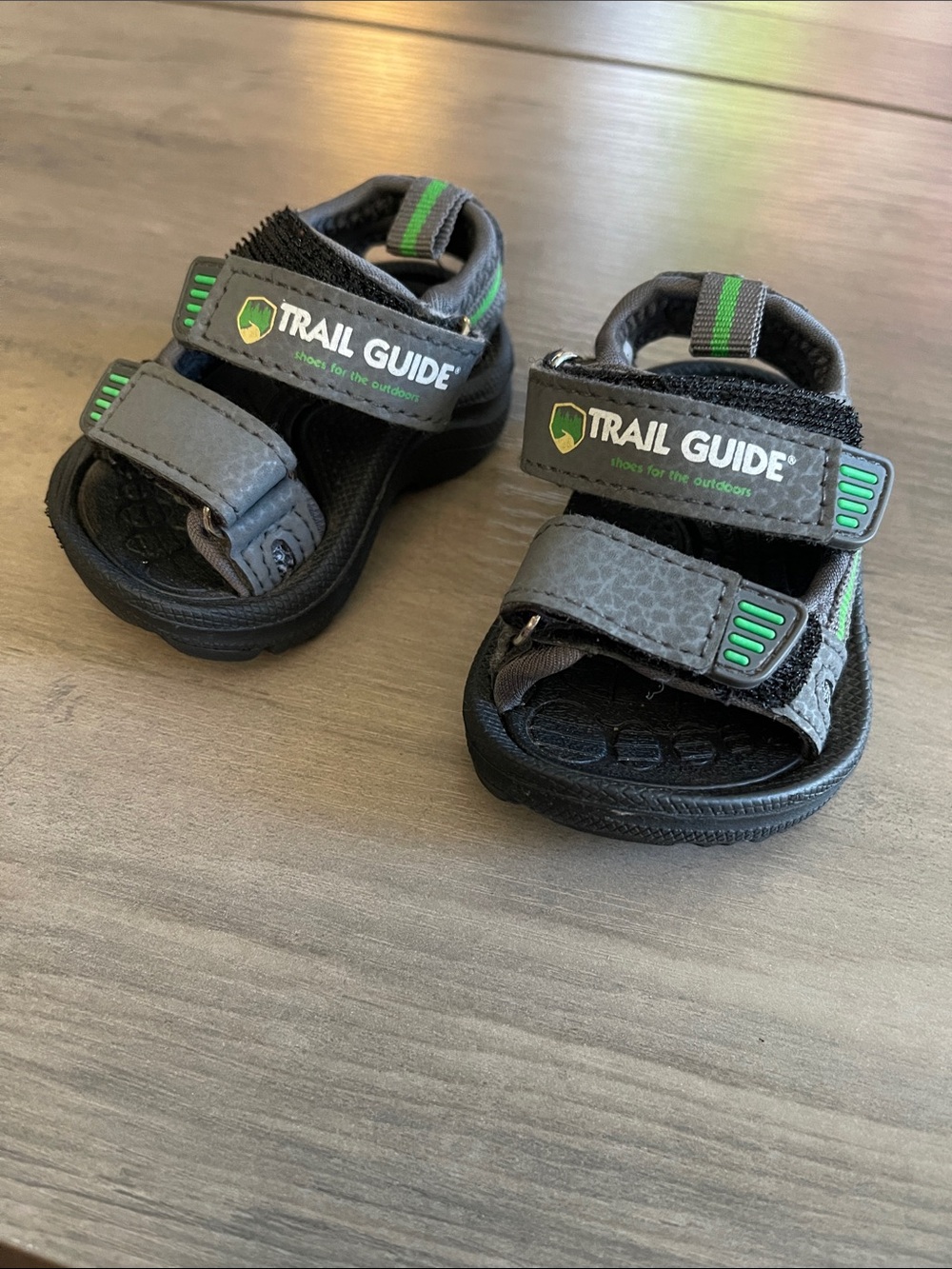 Source Unknown Gray and Green Trail Guide Kids' Sport Sandals